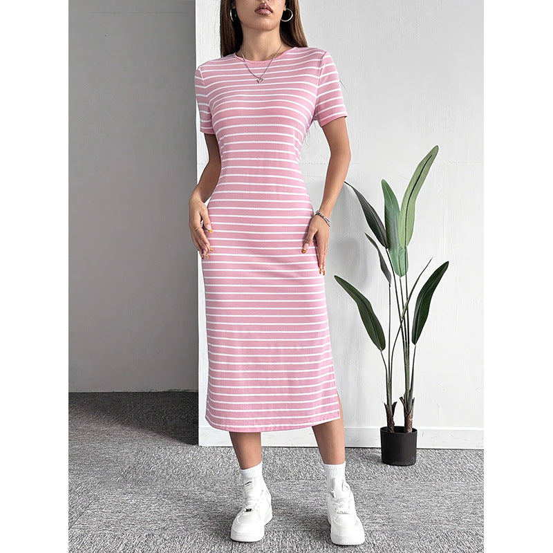 Woman wearing the Modarine striped short-sleeve midi t-shirt dress