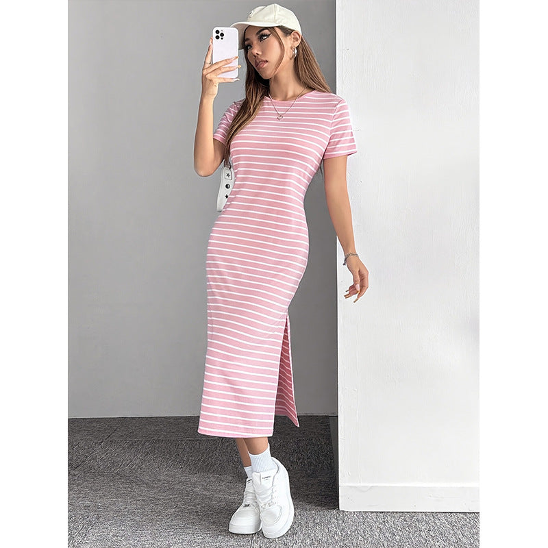 Woman wearing the Modarine striped short-sleeve midi t-shirt dress