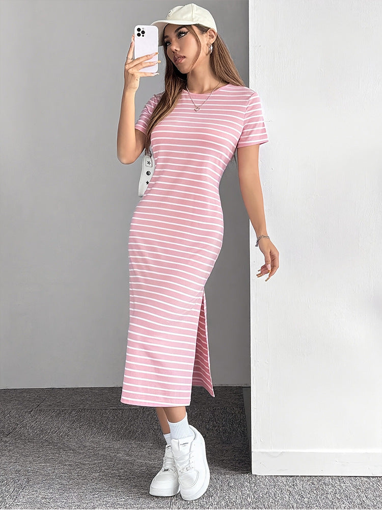 Woman wearing the Modarine striped short-sleeve midi t-shirt dress