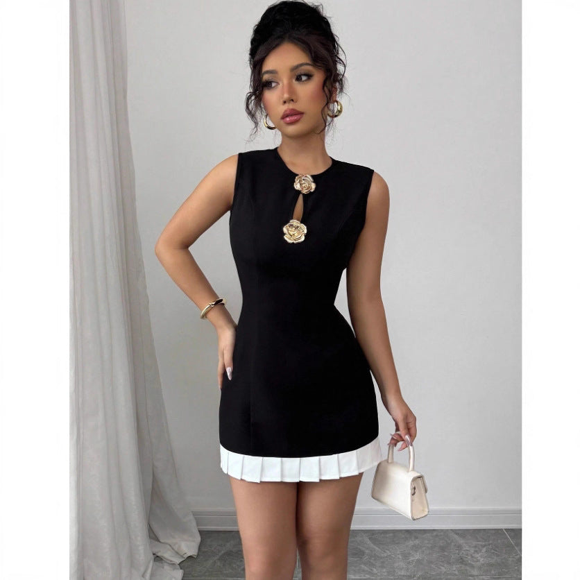 Woman wearing the Modarine contrast pleated-hem sleeveless mini dress